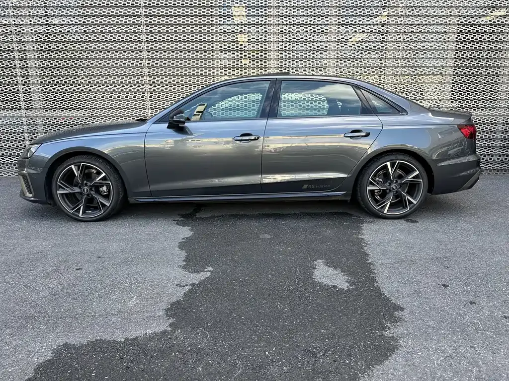 Audi A4L 2024 из CN, фото 3