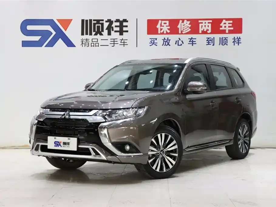 Mitsubishi Outlander 2021 из CN, фото 1