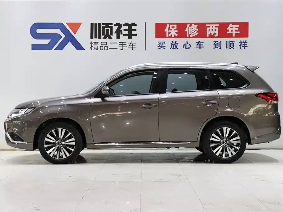 Mitsubishi Outlander 2021 из CN, фото 4