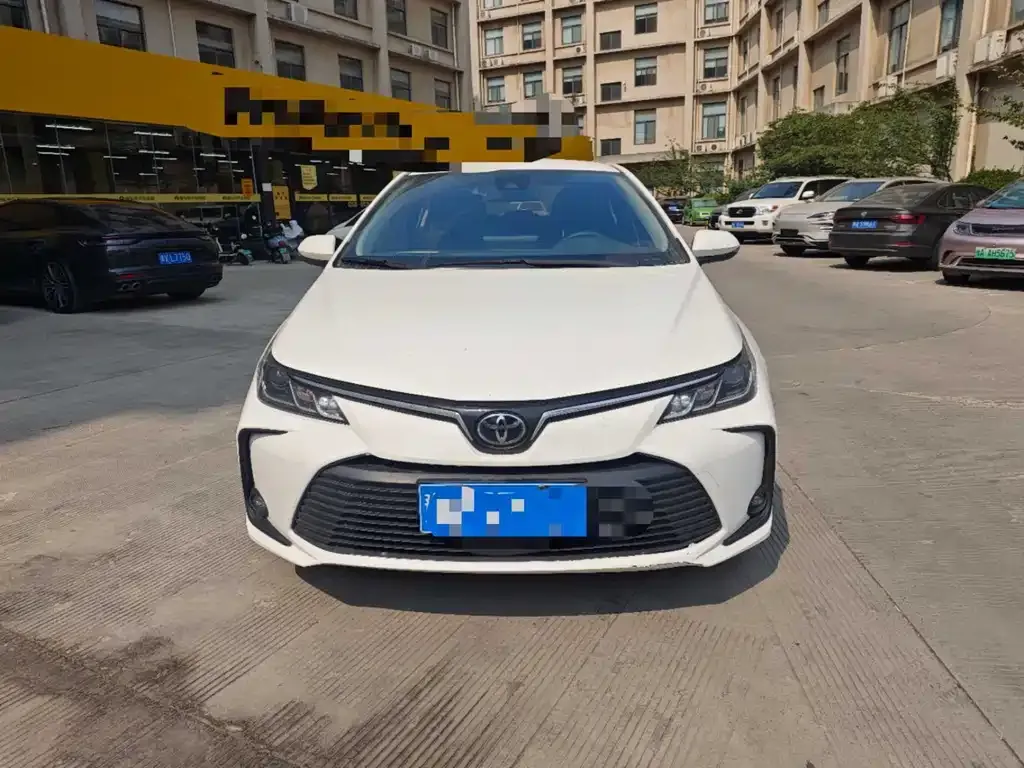 Toyota Corolla 2023 из CN, фото 2