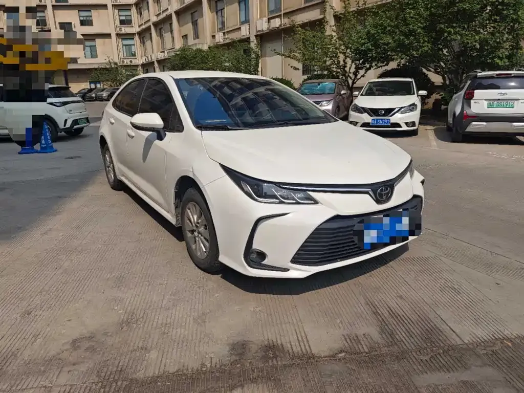 Toyota Corolla 2023 из CN, фото 3