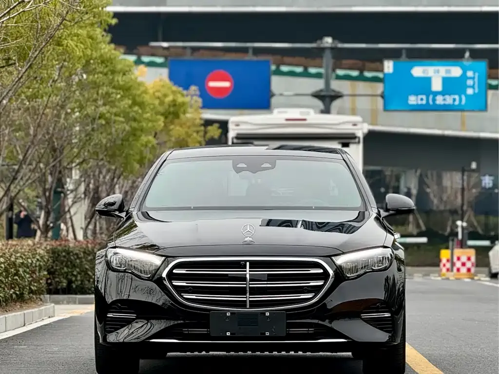 Mercedes-Benz E-Class 2024 из CN, фото 2