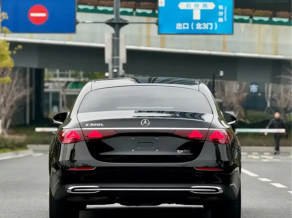 Mercedes-Benz E-Class 2024 из CN, фото 4