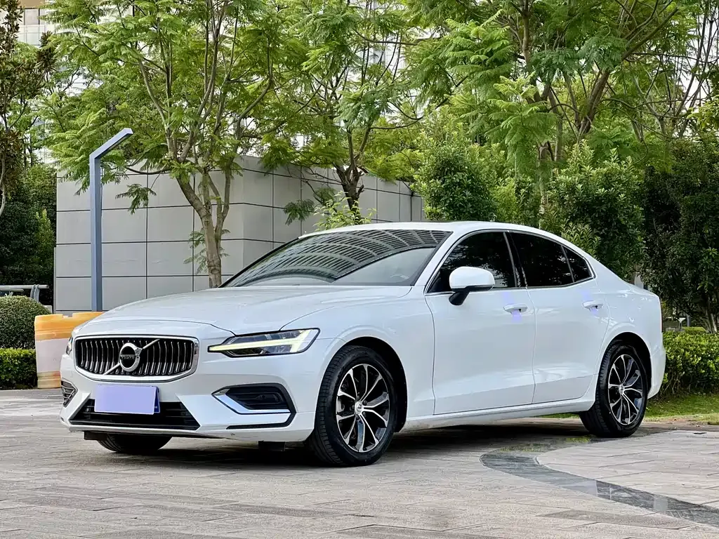Volvo S60 2022 из CN, фото 1