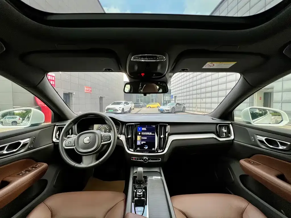 Volvo S60 2022 из CN, фото 5