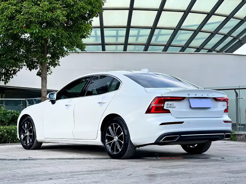 Volvo S60 2022 из CN, фото 7