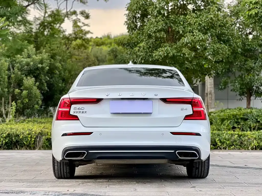 Volvo S60 2022 из CN, фото 8