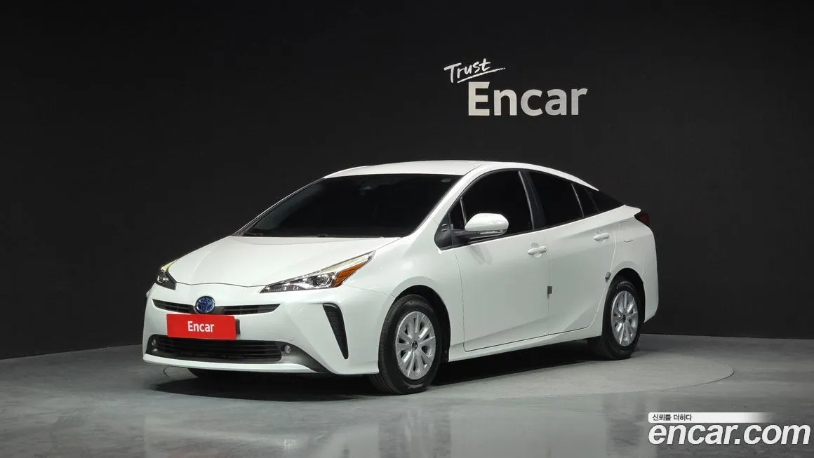 Toyota Prius — фото 1