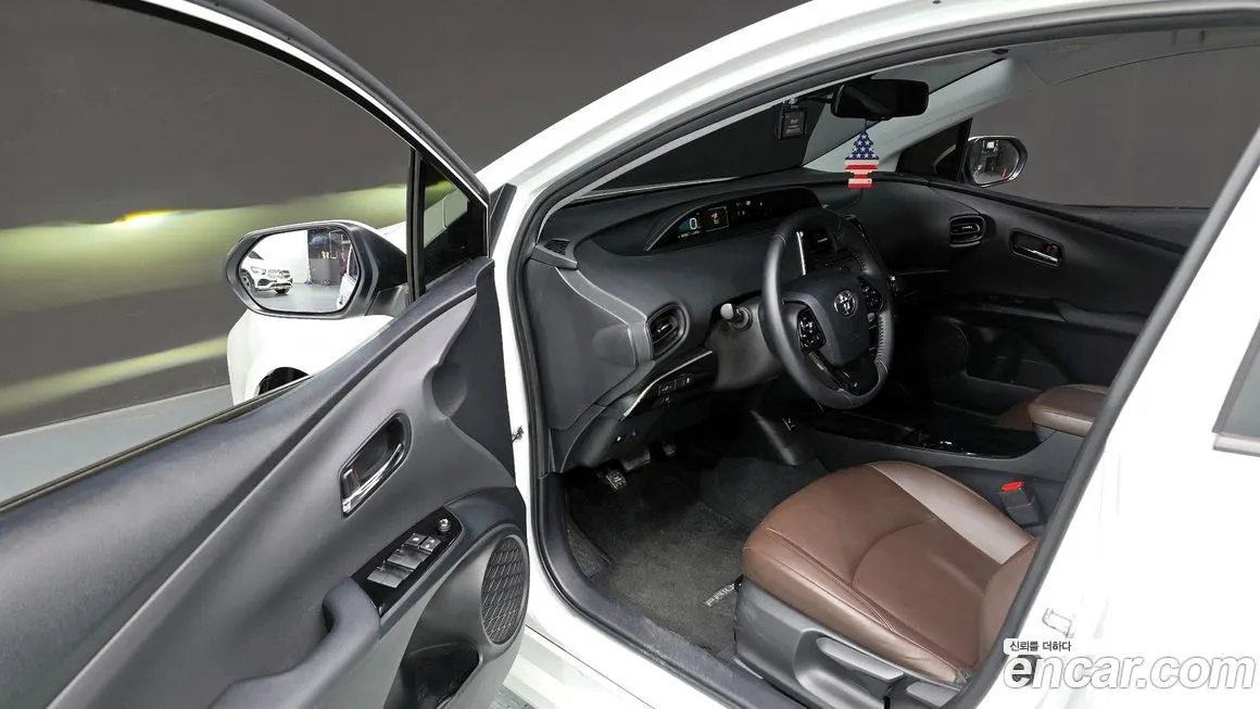 Toyota Prius — фото 10