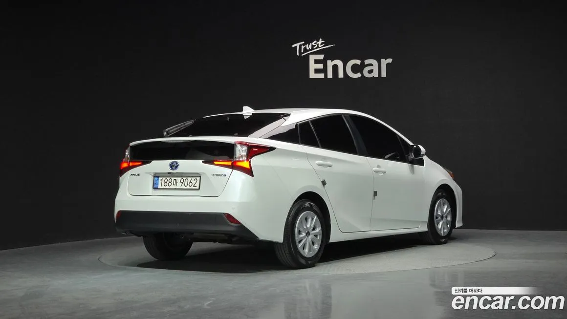 Toyota Prius — фото 2
