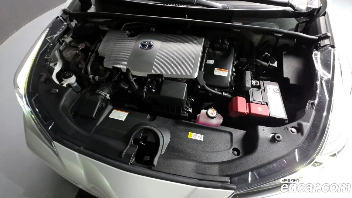Toyota Prius — фото 6