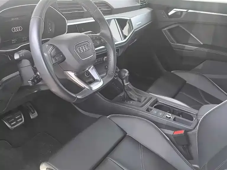 Audi Q3 2024 из CN, фото 2