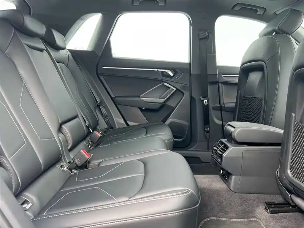 Audi Q3 2024 из CN, фото 7
