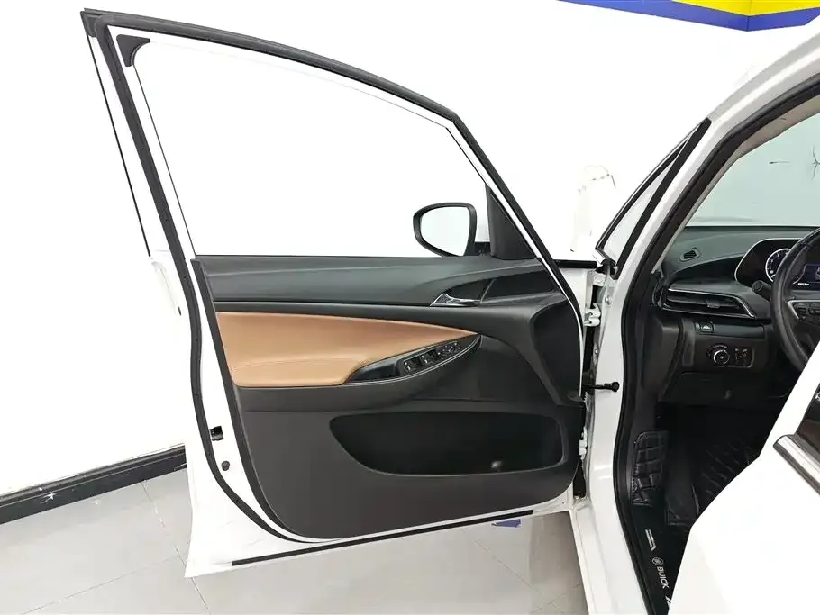 Buick GL6 2023 из CN, фото 7