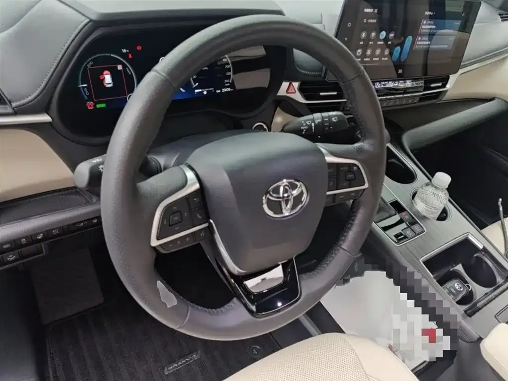 Toyota Granvia 2024 из CN, фото 3