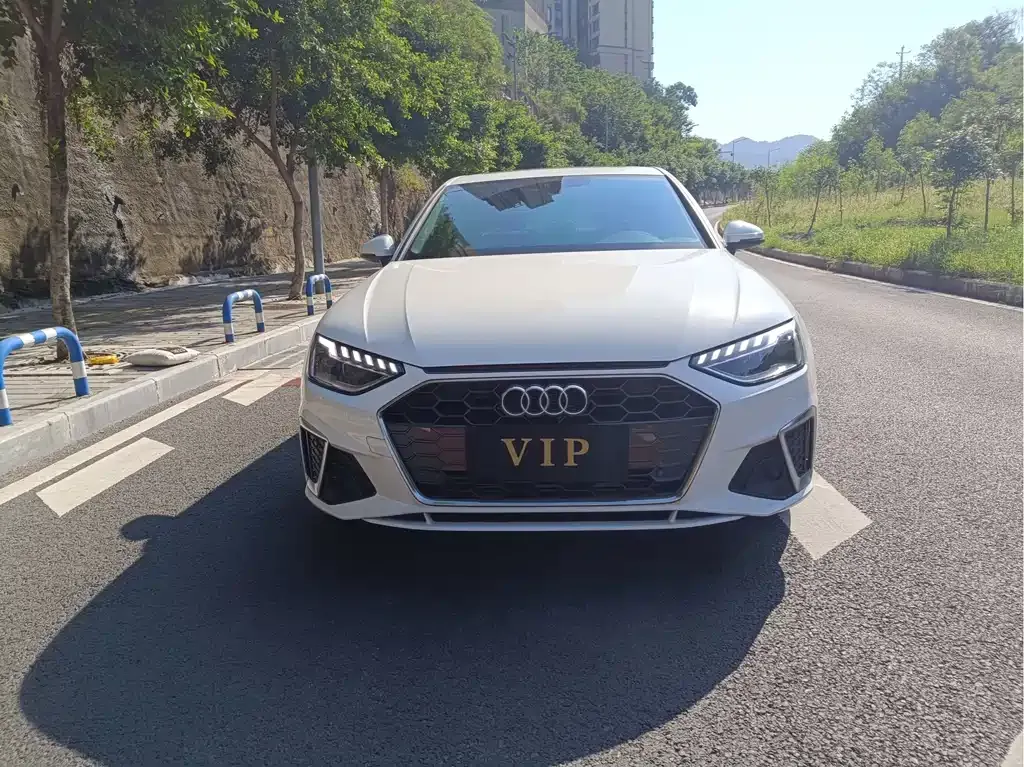 Audi A4L 2023 из CN, фото 2