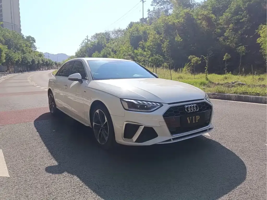 Audi A4L 2023 из CN, фото 3