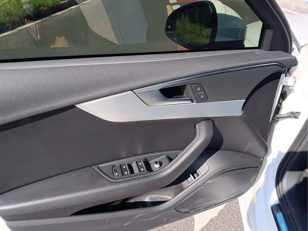 Audi A4L 2023 из CN, фото 6