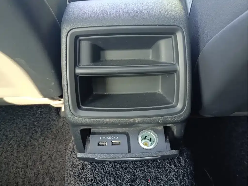 Audi A4L 2023 из CN, фото 8