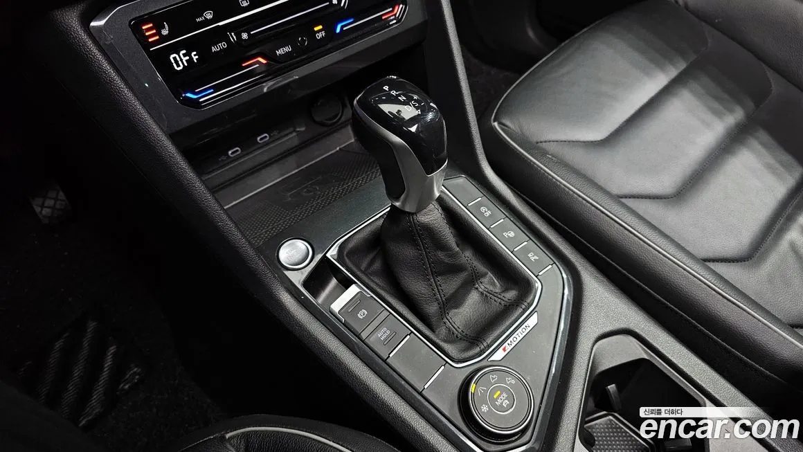 Volkswagen Tiguan — фото 9