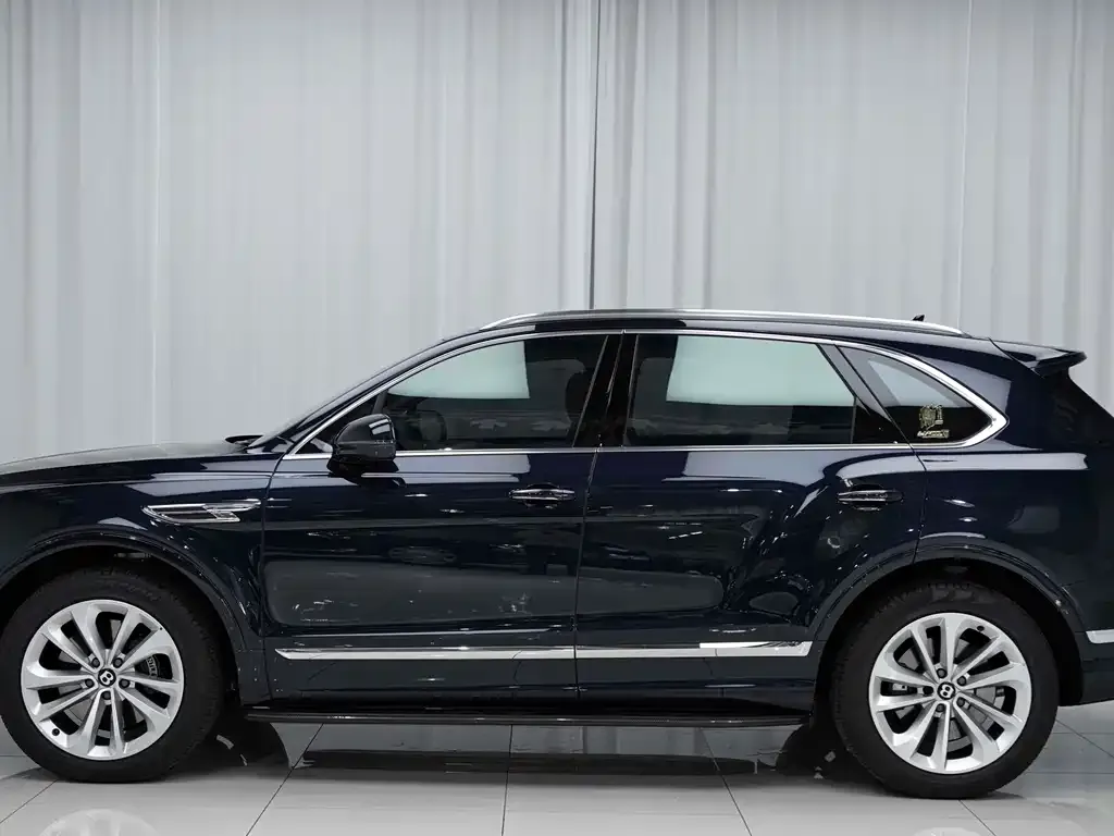 Bentley Bentayga 2024 из CN, фото 3