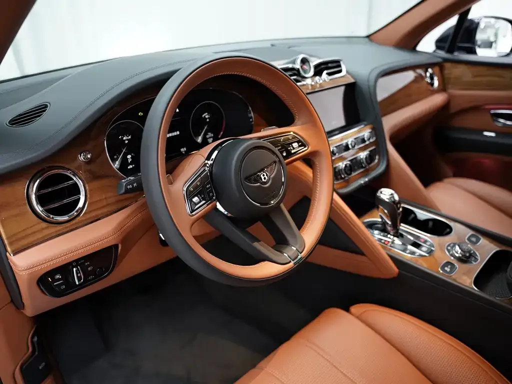 Bentley Bentayga 2024 из CN, фото 4