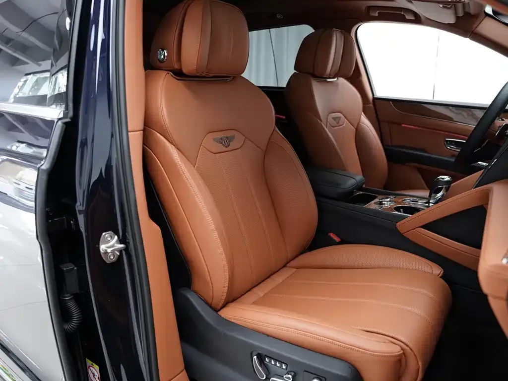 Bentley Bentayga 2024 из CN, фото 6