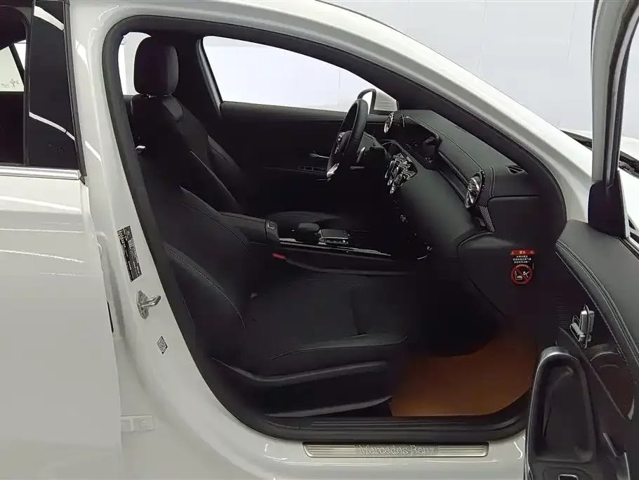 Mercedes-Benz A-Class 2023 из CN, фото 8