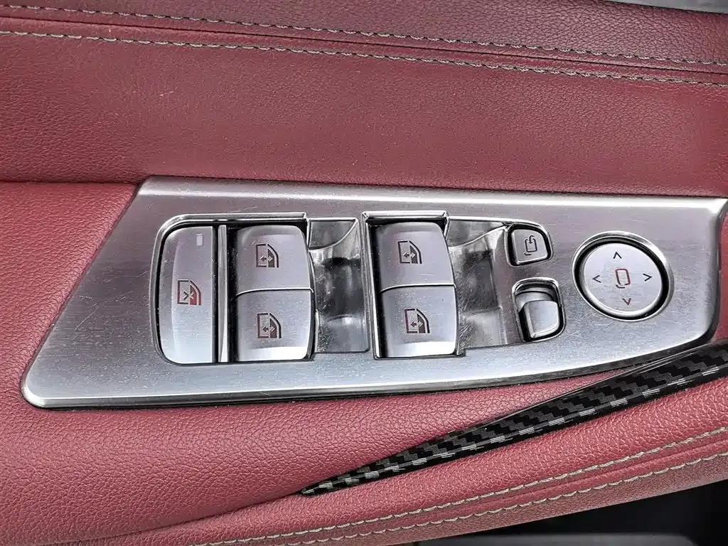 BMW 5 Series 2021 из CN, фото 9