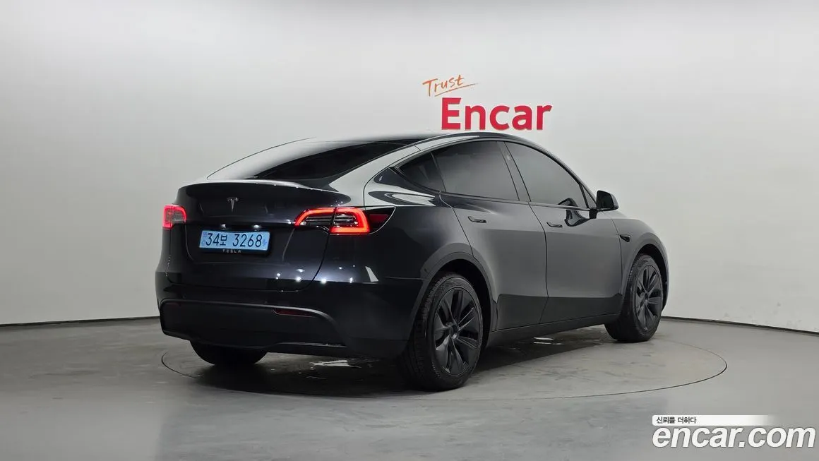 Tesla Model Y 2025 из KR, фото 2