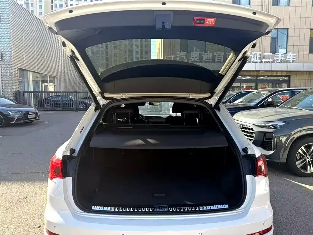 Audi Q3 2024 из CN, фото 3