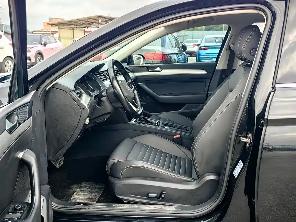 Volkswagen Magotan 2021 из CN, фото 4