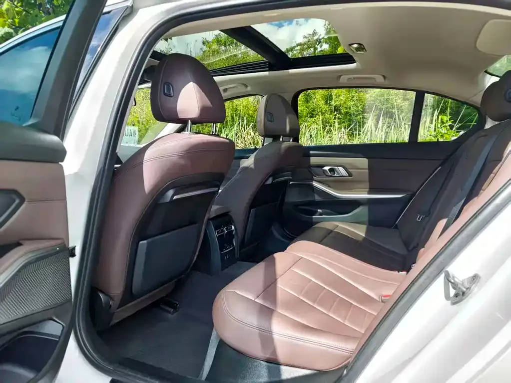 BMW 3 Series 2021 из CN, фото 7