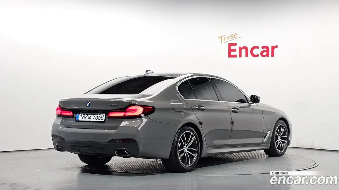 BMW 5-Series 2021 из KR, фото 2