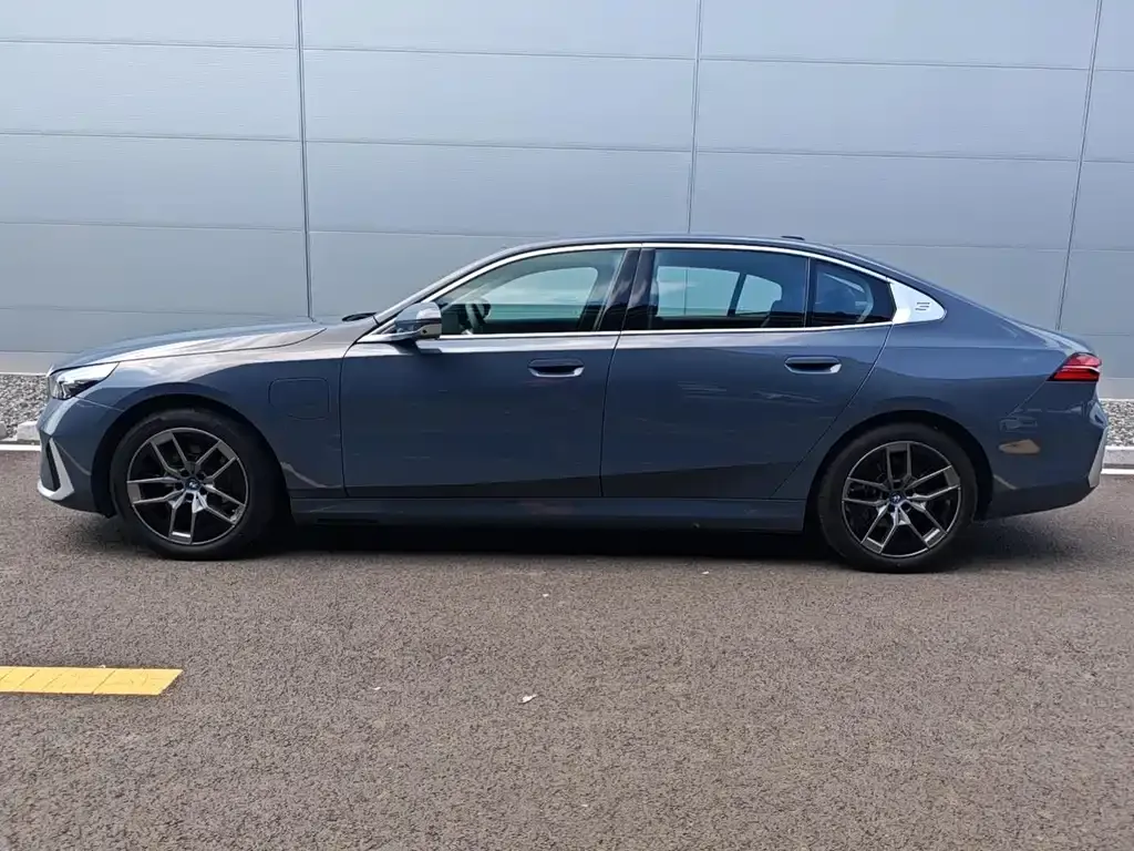 BMW i5 2024 из CN, фото 2