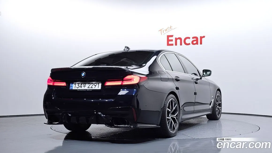 BMW 5-Series 2023 из KR, фото 2