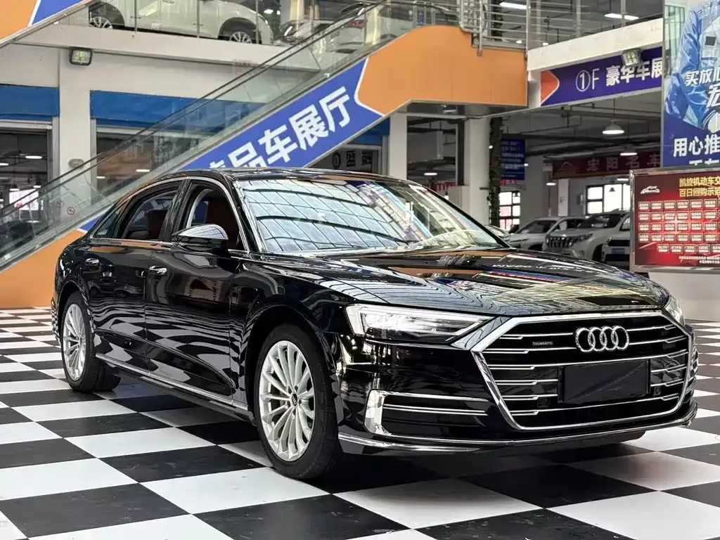 Audi A8 — фото 3