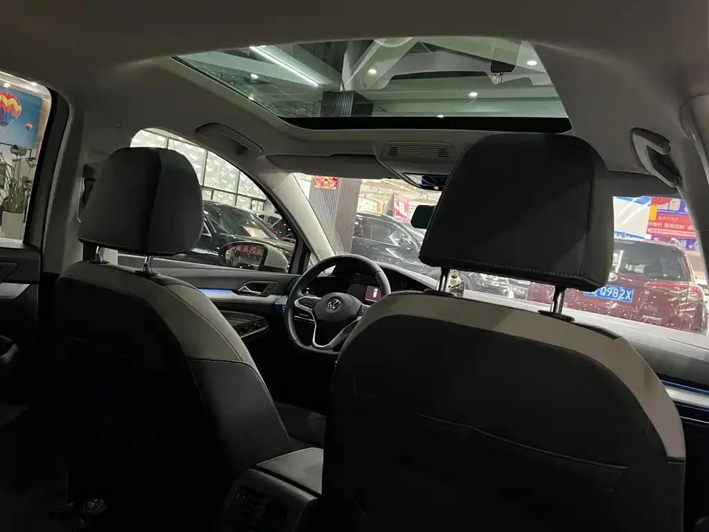Volkswagen Golf 2021 из CN, фото 10