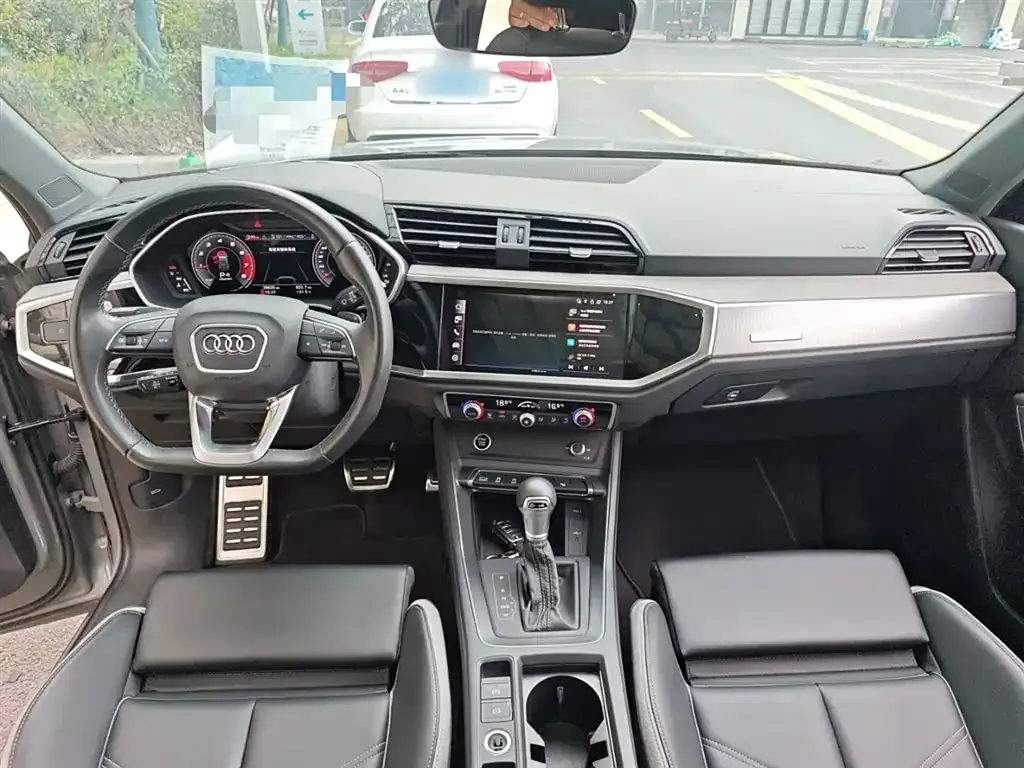 Audi Q3 2023 из CN, фото 10