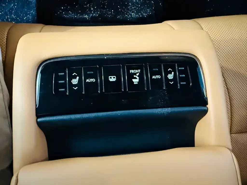 Lexus LS 2023 из CN, фото 10