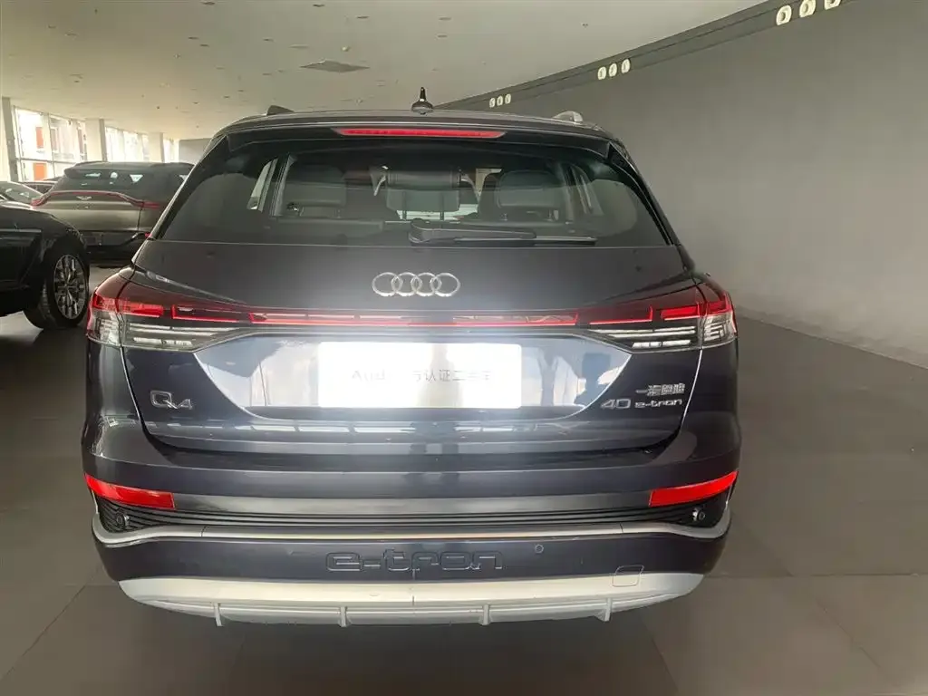 Audi Q4 e-tron — фото 3