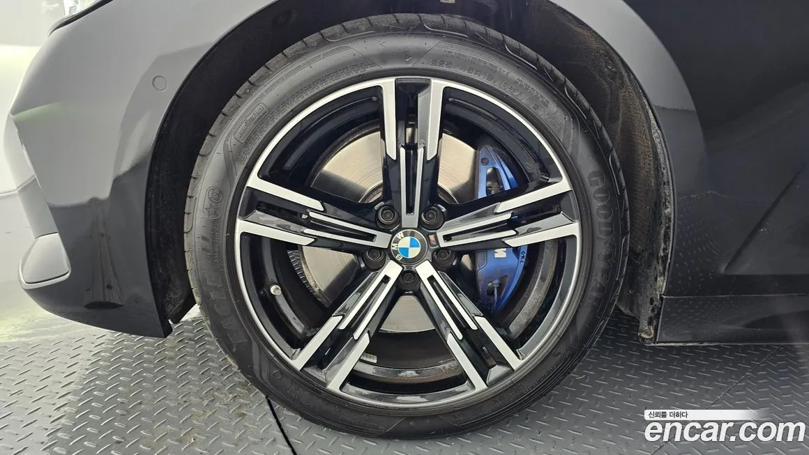BMW 3-Series 2024 из KR, фото 5