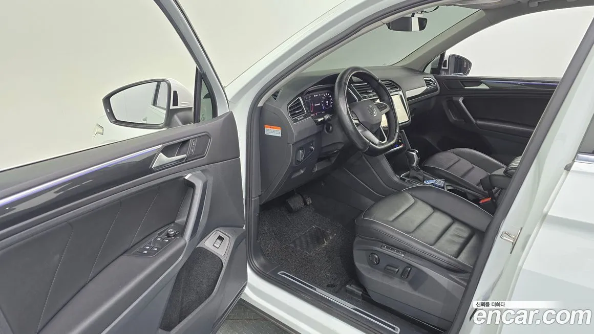 Volkswagen Tiguan 2021 из KR, фото 10