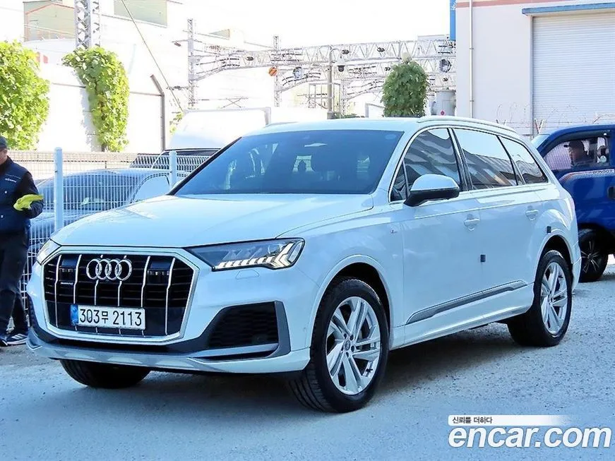 Audi Q7 2021 из KR, фото 2