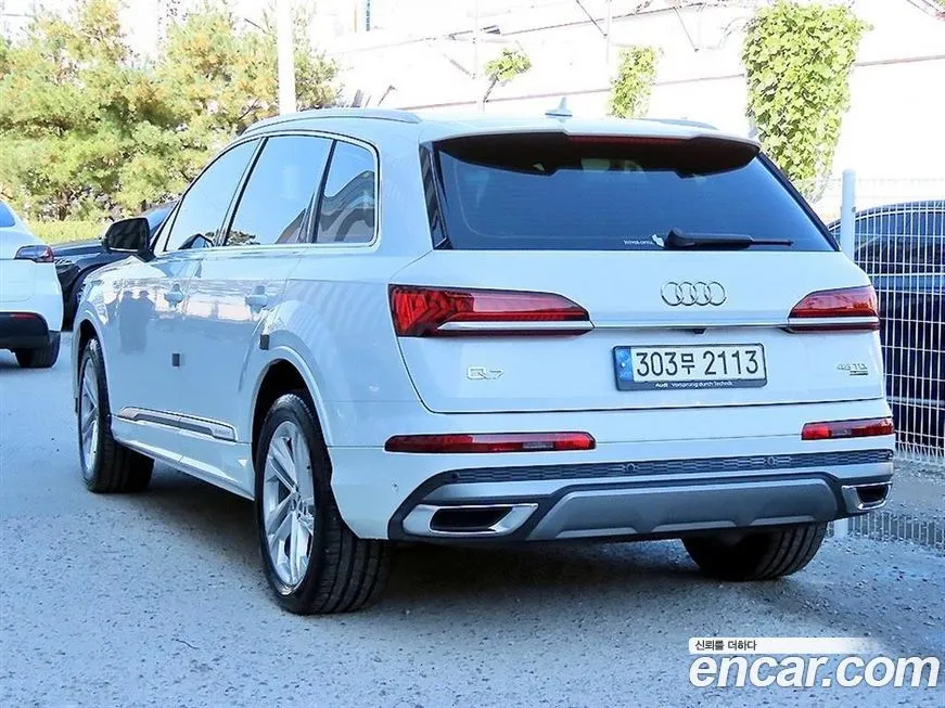 Audi Q7 2021 из KR, фото 3