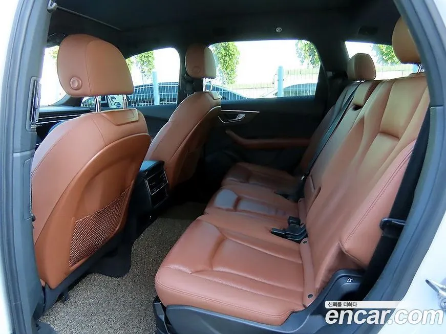 Audi Q7 2021 из KR, фото 6