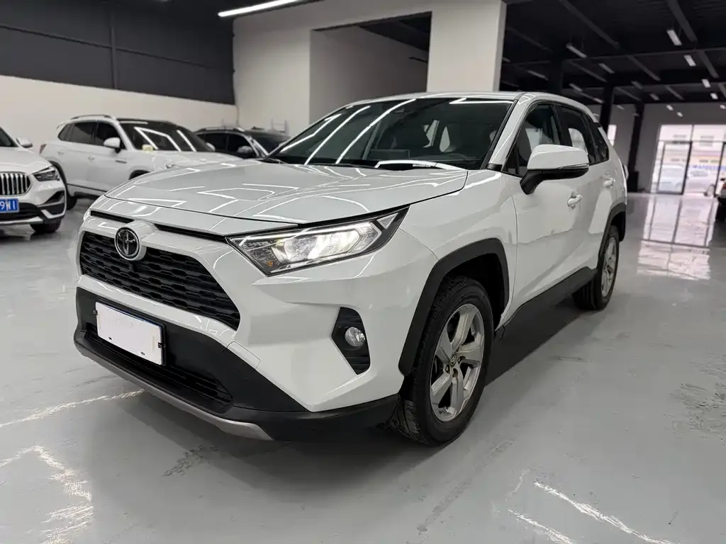 Toyota RAV4 2021 из CN, фото 1