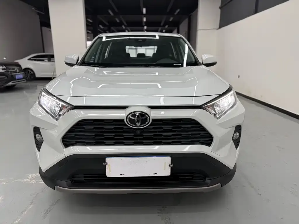Toyota RAV4 2021 из CN, фото 2