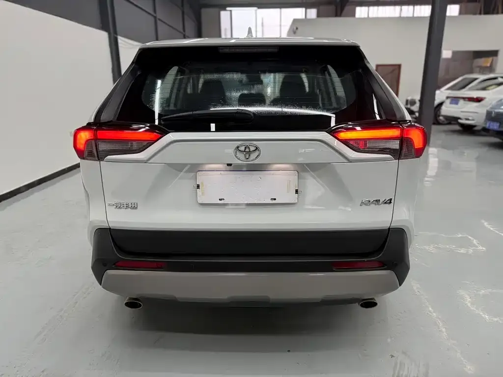 Toyota RAV4 2021 из CN, фото 4