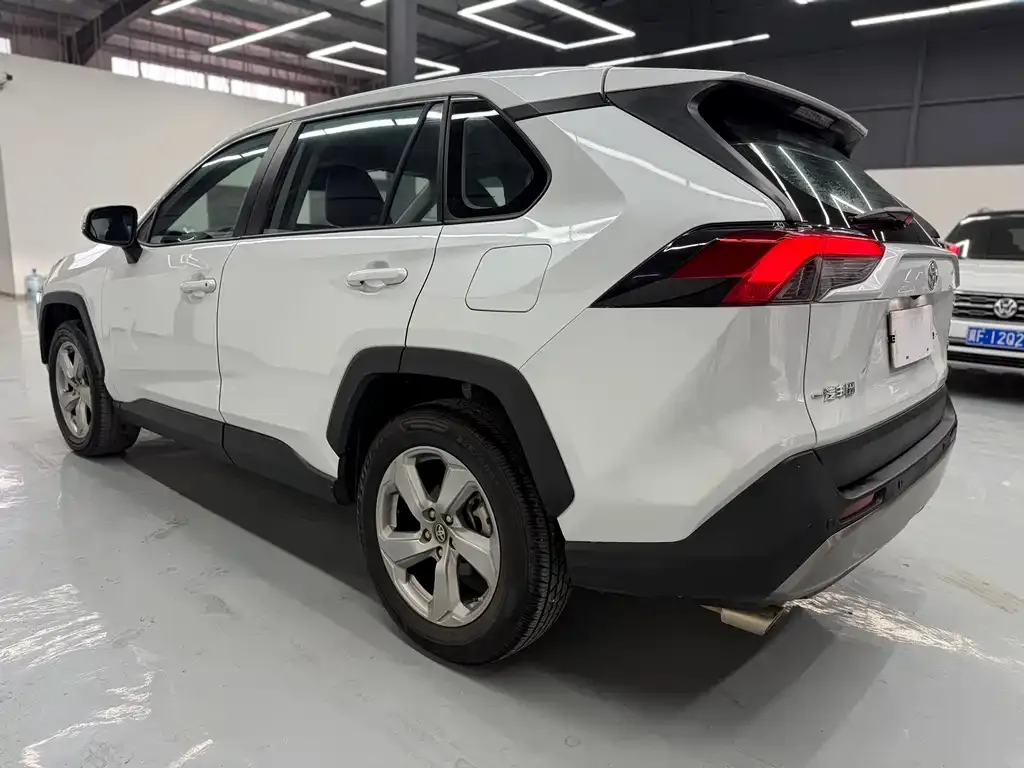 Toyota RAV4 2021 из CN, фото 5